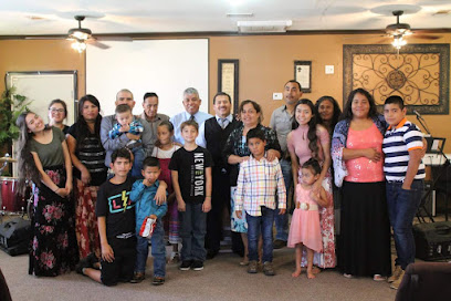 Holy Fire Church / Iglesia Fuego Santo, Midland