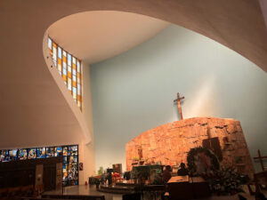 Holy Cross Roman Catholic Church